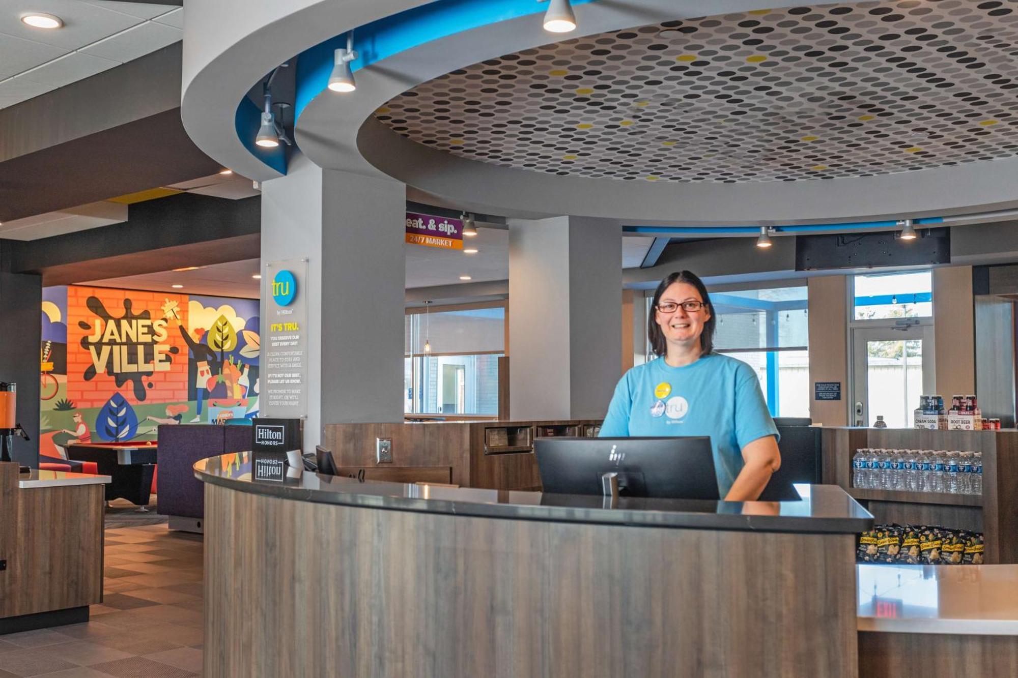 Tru By Hilton Janesville Exteriör bild